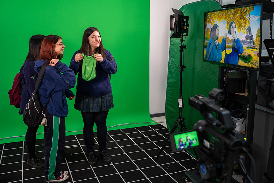 Secundarios destacan avances tecnológicos en Lab-TIX de la UFRO